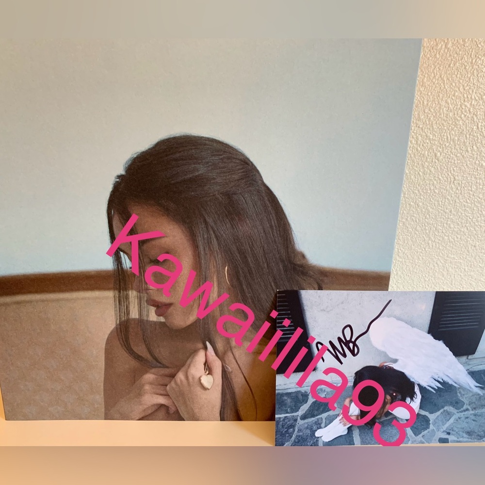 𝐏𝐑𝐈𝐂𝐄 𝐅𝐈𝐑𝐌 🎀 Madison Beer limited edition locket vinyl + hand signed insert